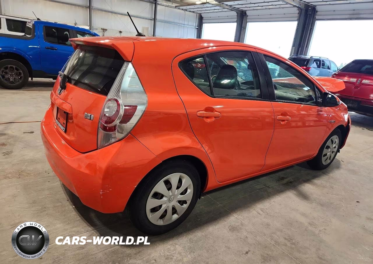 2012 Toyota Prius C Two VIN:JTDKDTB31C1009682 - 3
