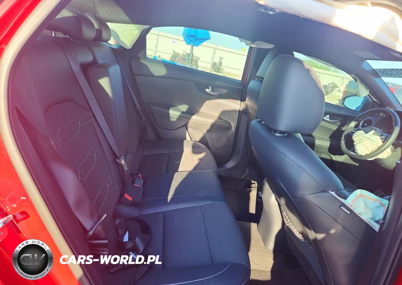 2024 Kia Forte Gt Line VIN:3KPF54AD6RE803565 - 10