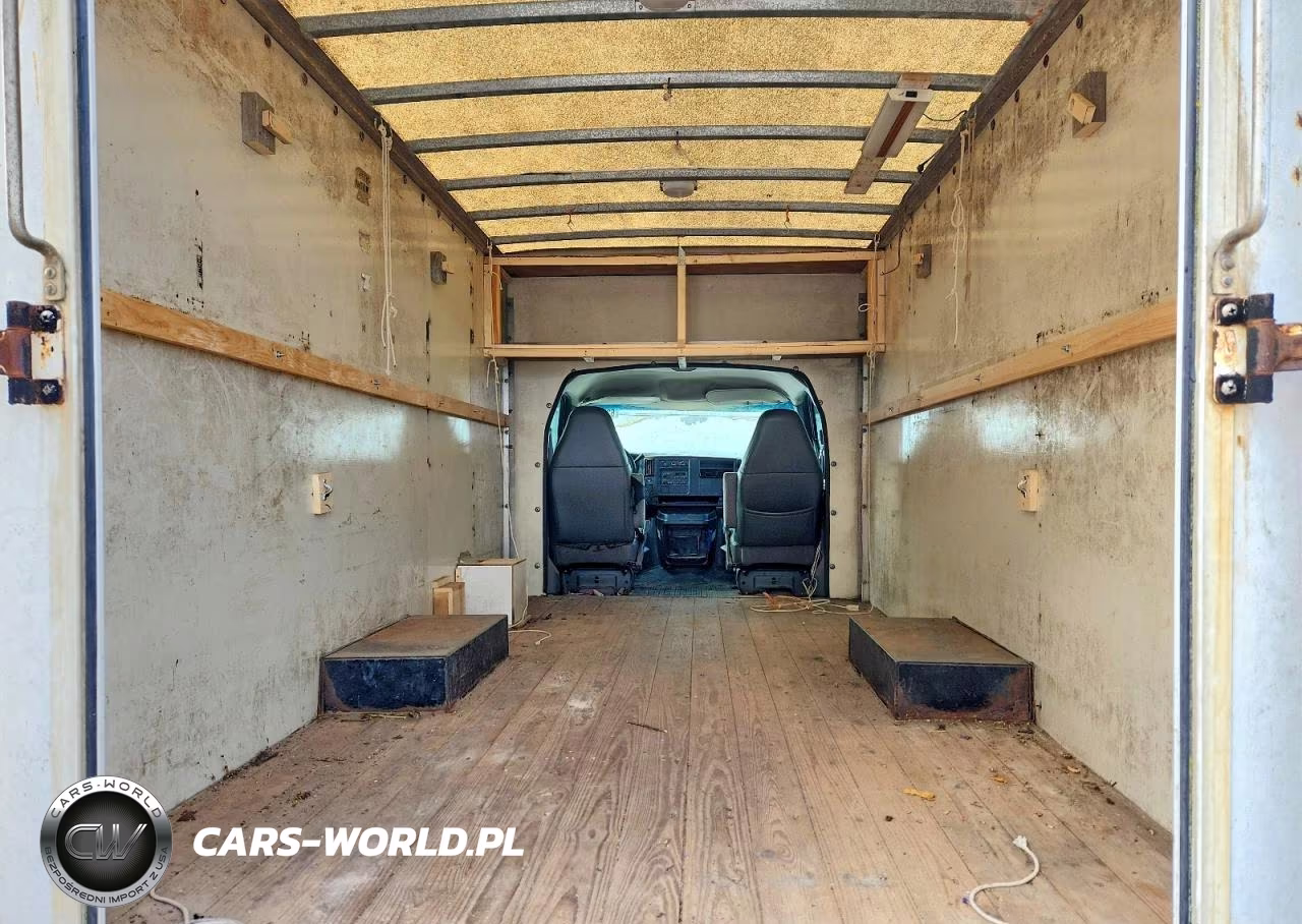 2003 Chevrolet Express G3500 Delivery Truck VIN:1GBHG31U631181917 - 10