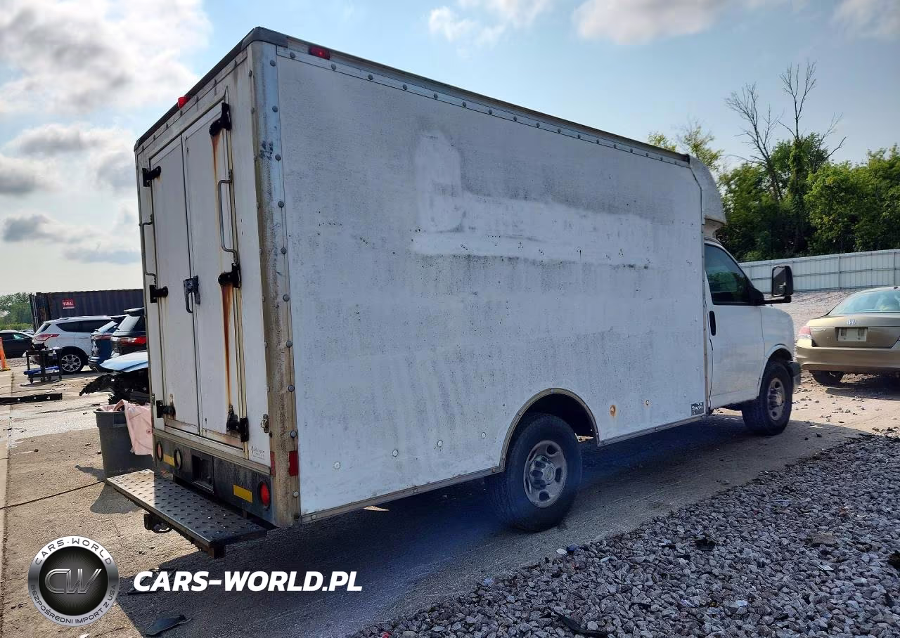 2003 Chevrolet Express G3500 Delivery Truck VIN:1GBHG31U631181917 - 3