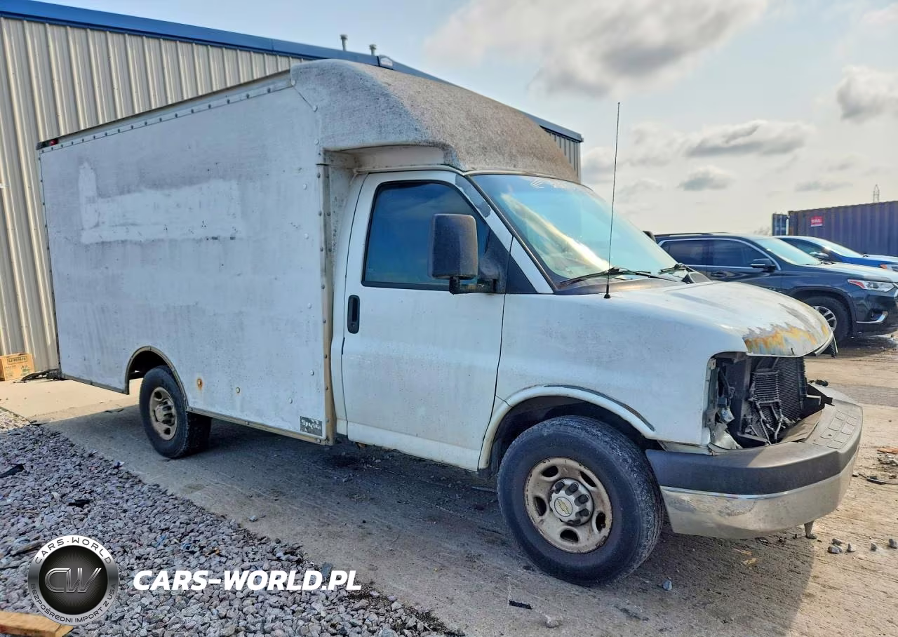 2003 Chevrolet Express G3500 Delivery Truck VIN:1GBHG31U631181917 - 4