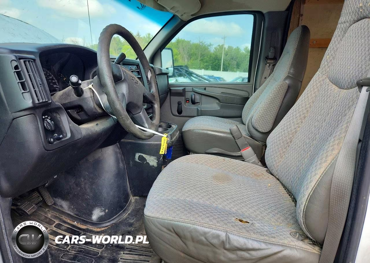 2003 Chevrolet Express G3500 Delivery Truck VIN:1GBHG31U631181917 - 7