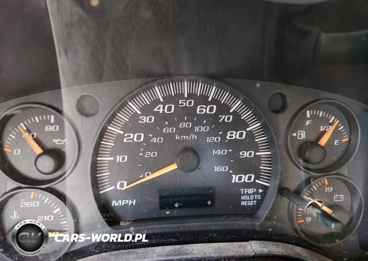 2003 Chevrolet Express G3500 Delivery Truck VIN:1GBHG31U631181917 - 9