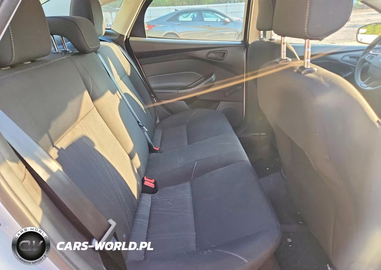 2018 Ford Focus S VIN:1FADP3E22JL227074 - 10