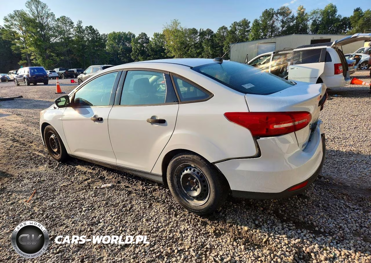 2018 Ford Focus S VIN:1FADP3E22JL227074 - 2