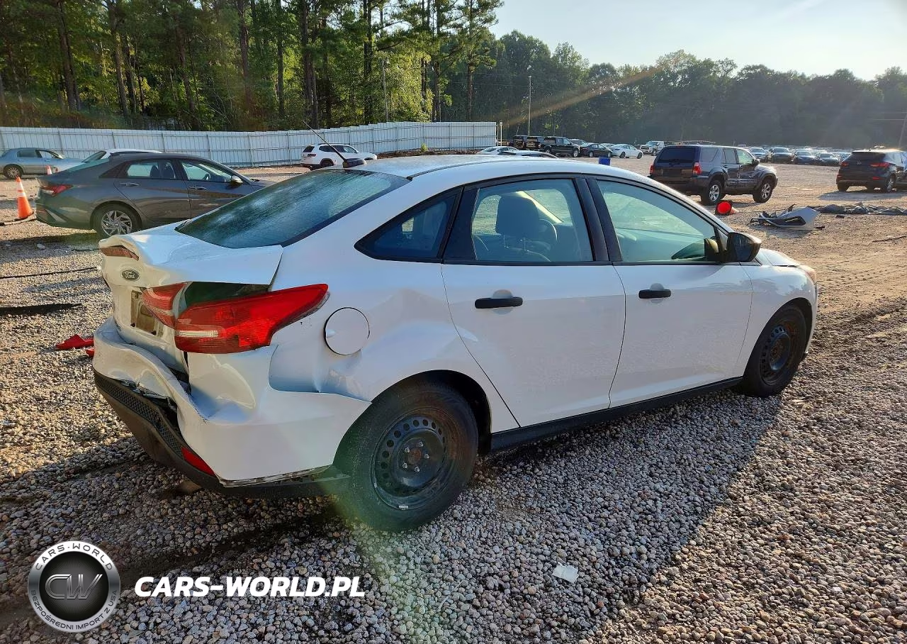 2018 Ford Focus S VIN:1FADP3E22JL227074 - 3