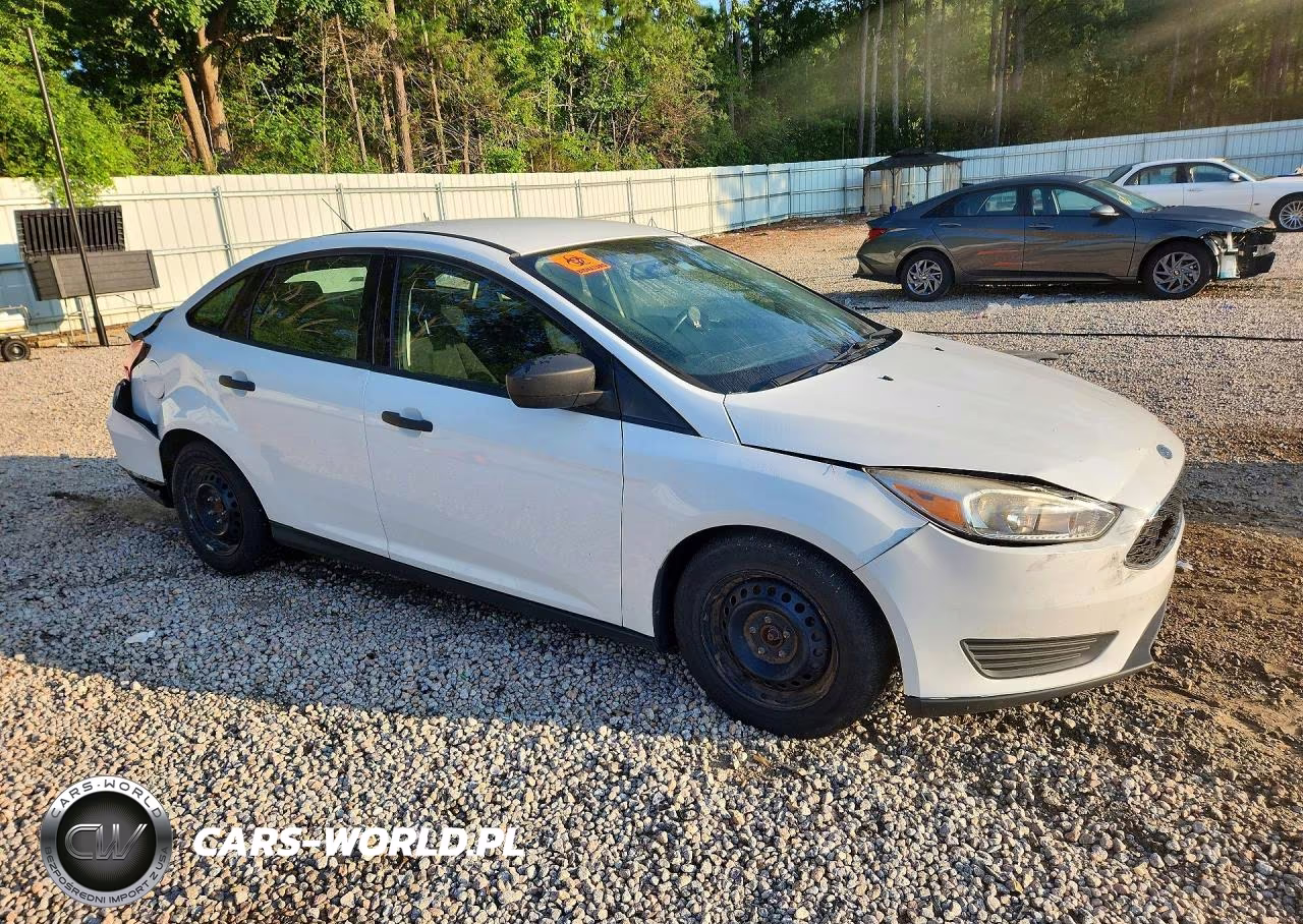 2018 Ford Focus S VIN:1FADP3E22JL227074 - 4
