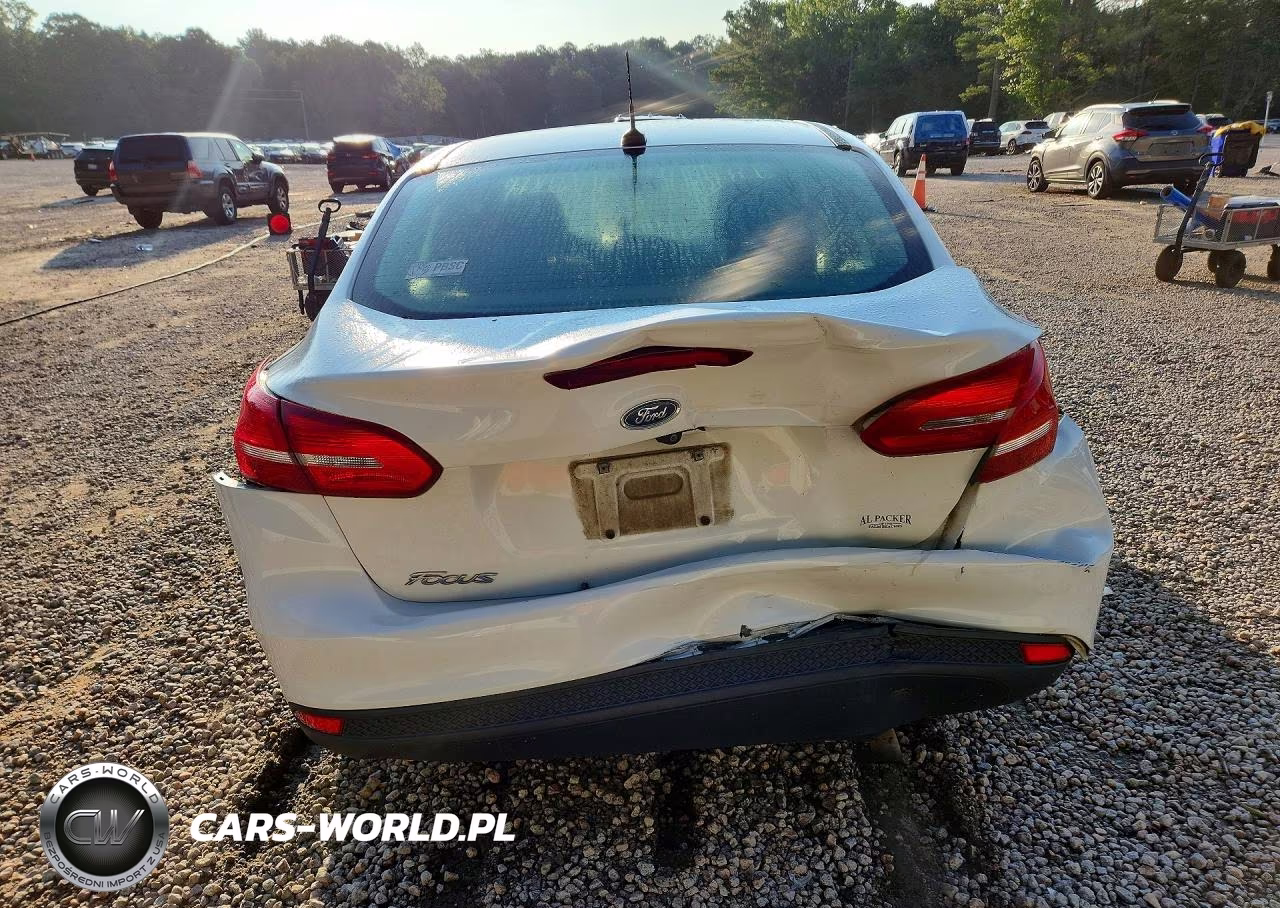 2018 Ford Focus S VIN:1FADP3E22JL227074 - 6