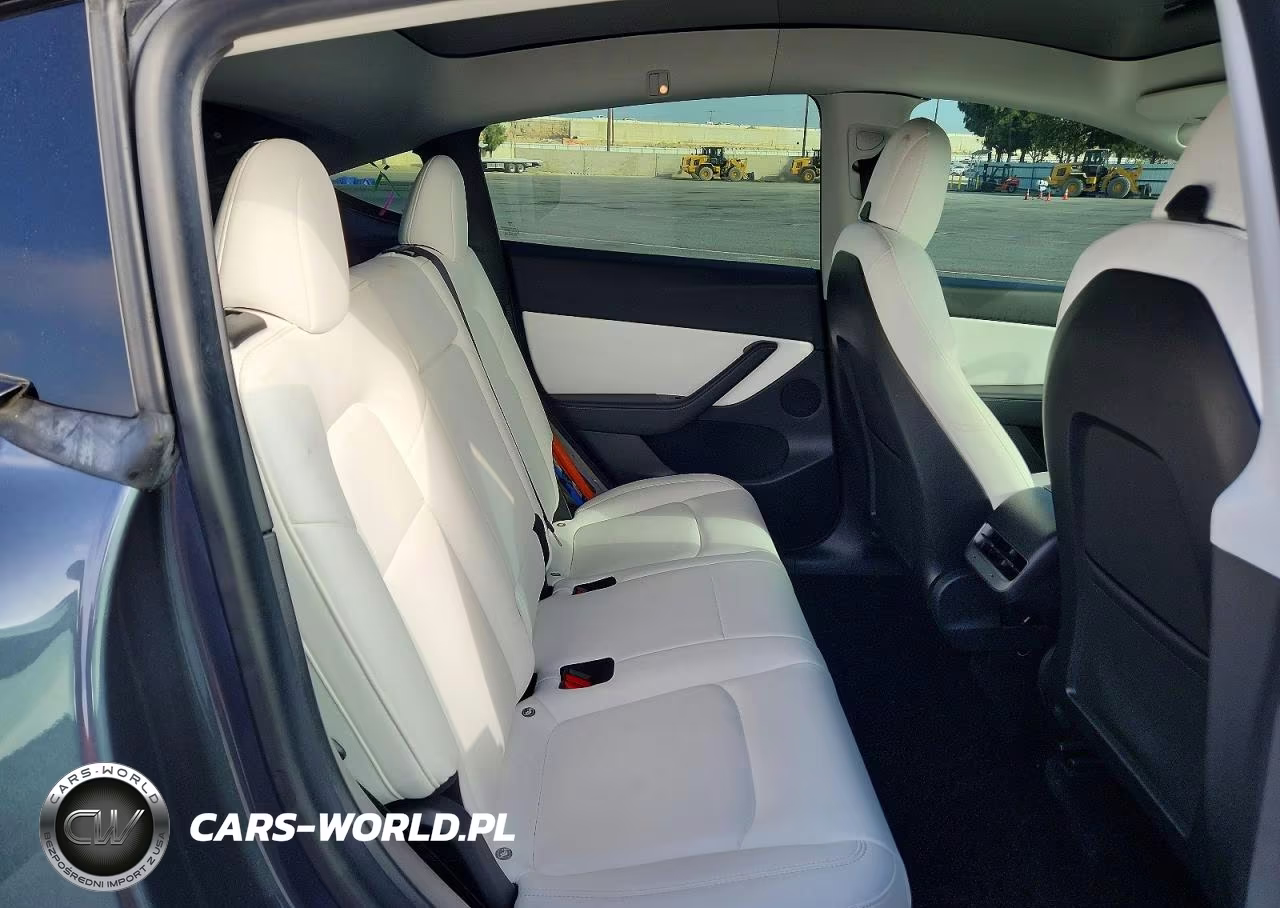 2021 Tesla Model Y VIN:5YJYGDEF6MF146445 - 10