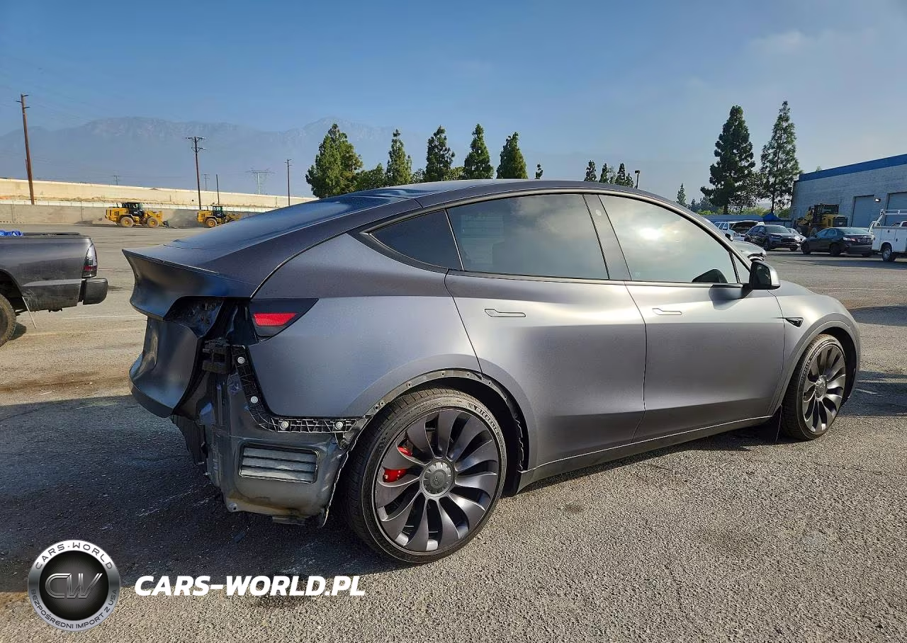 2021 Tesla Model Y VIN:5YJYGDEF6MF146445 - 3