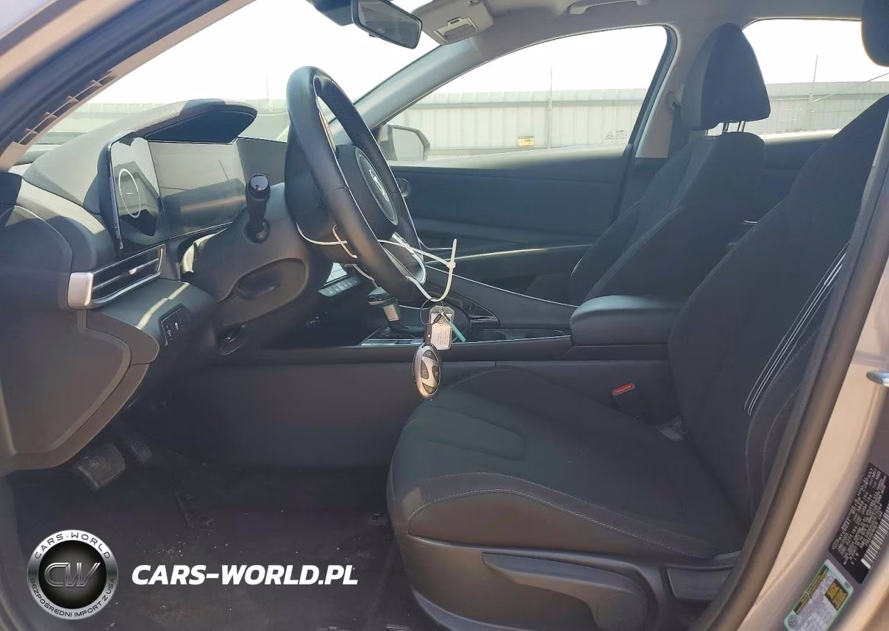 2025 Hyundai Elantra Sel VIN:KMHLS4DG5SU973064 - 7