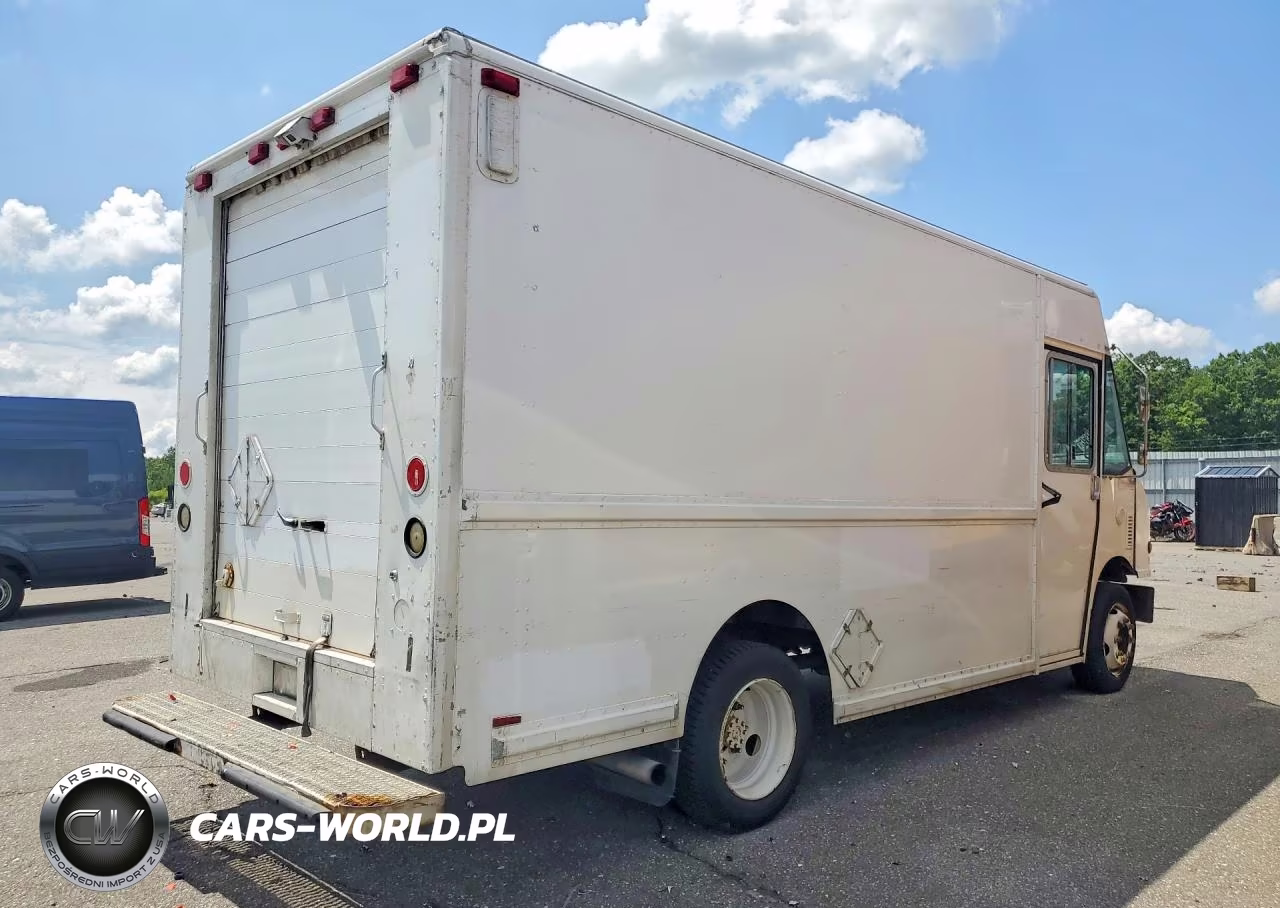 2006 Freightliner Mt45 Chassis Delivery Truck VIN:4UZAANBW46CW06825 - 3
