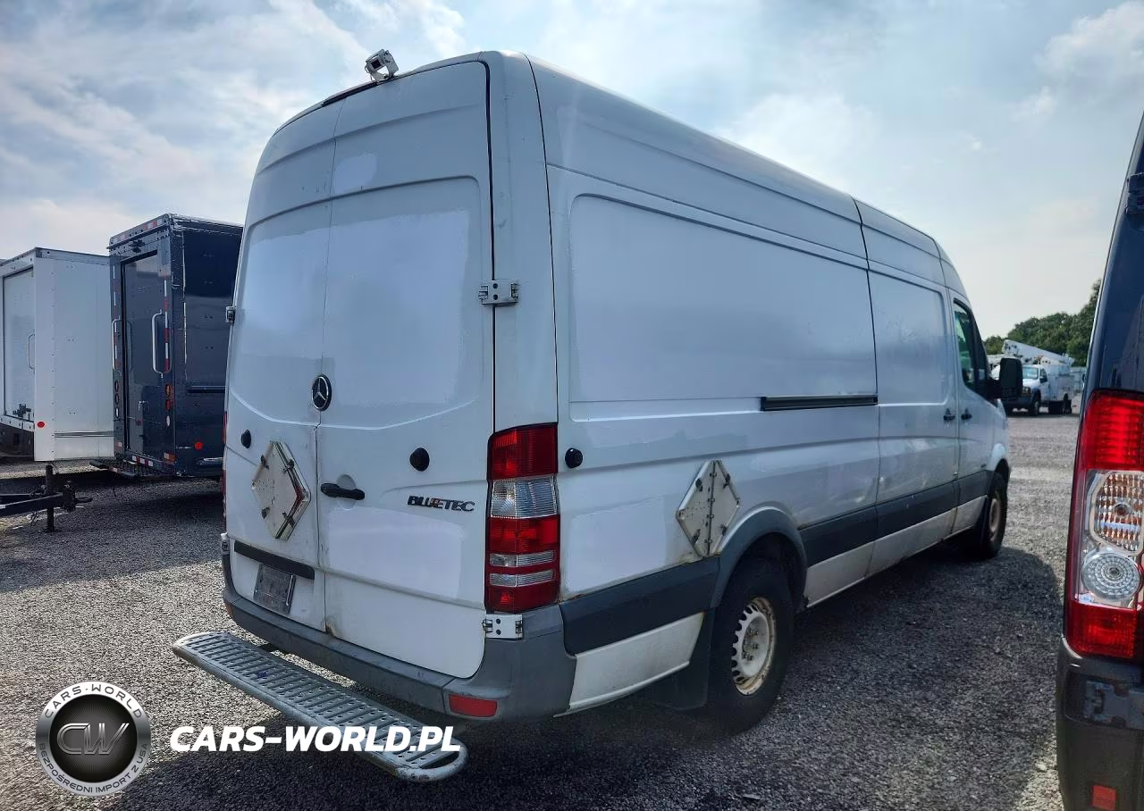 2011 Mercedes-Benz Sprinter 2500 Delivery Van VIN:WD3PE8CBXB5575167 - 3