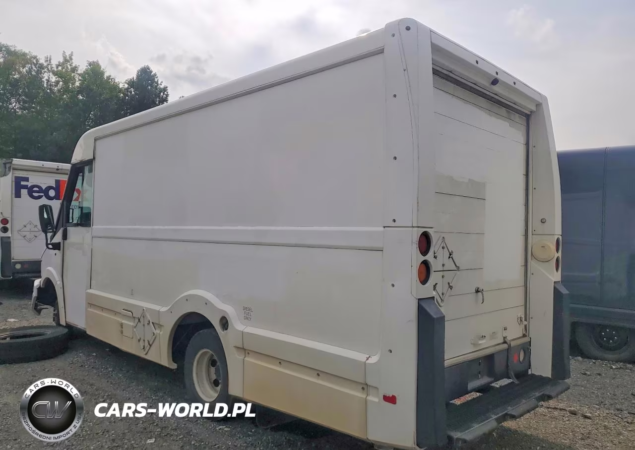 2016 Isuzu Reach Delivery Van VIN:JALB4T17XG7W00860 - 2