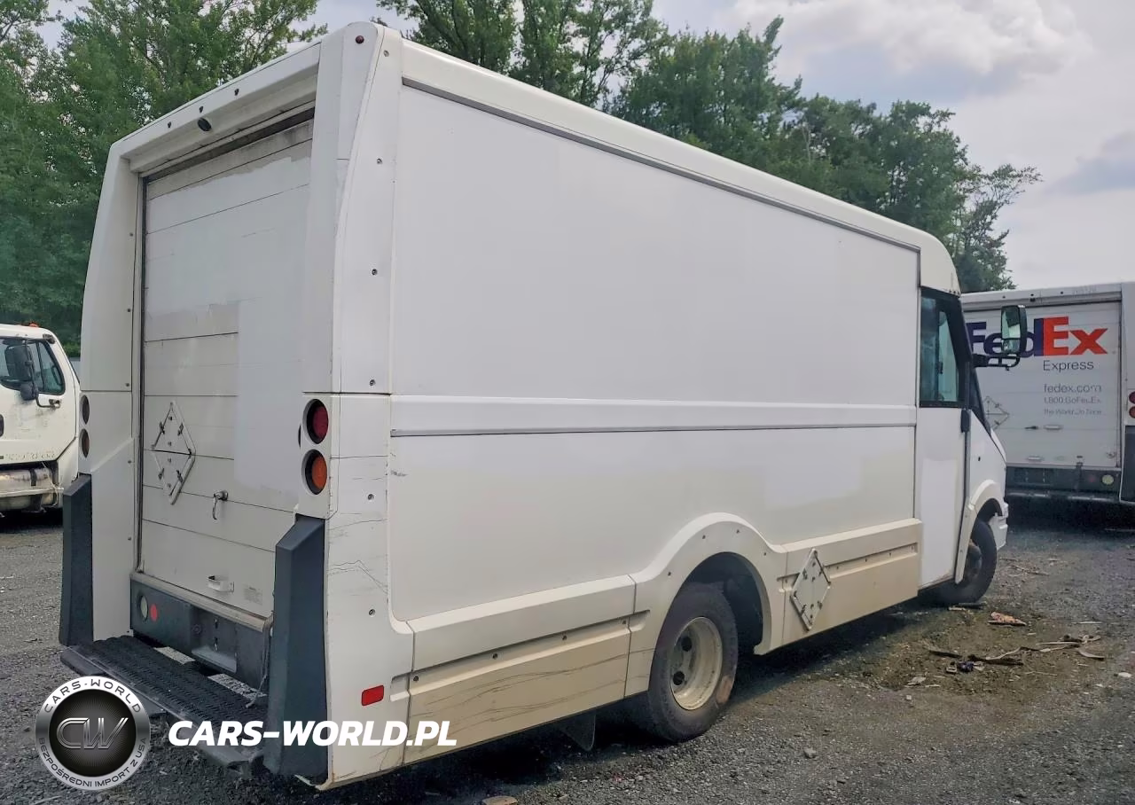 2016 Isuzu Reach Delivery Van VIN:JALB4T17XG7W00860 - 3