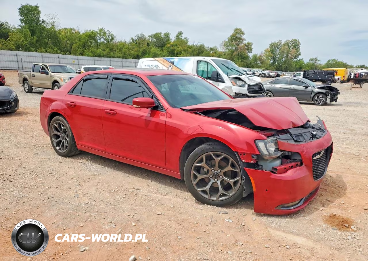 2015 Chrysler 300 S VIN:2C3CCABGXFH756612 - 4
