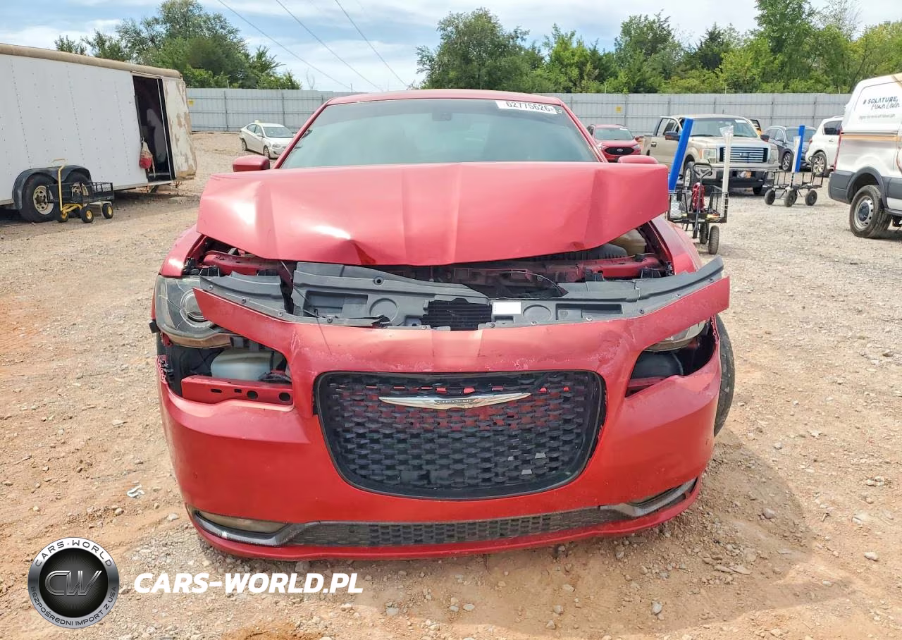 2015 Chrysler 300 S VIN:2C3CCABGXFH756612 - 5