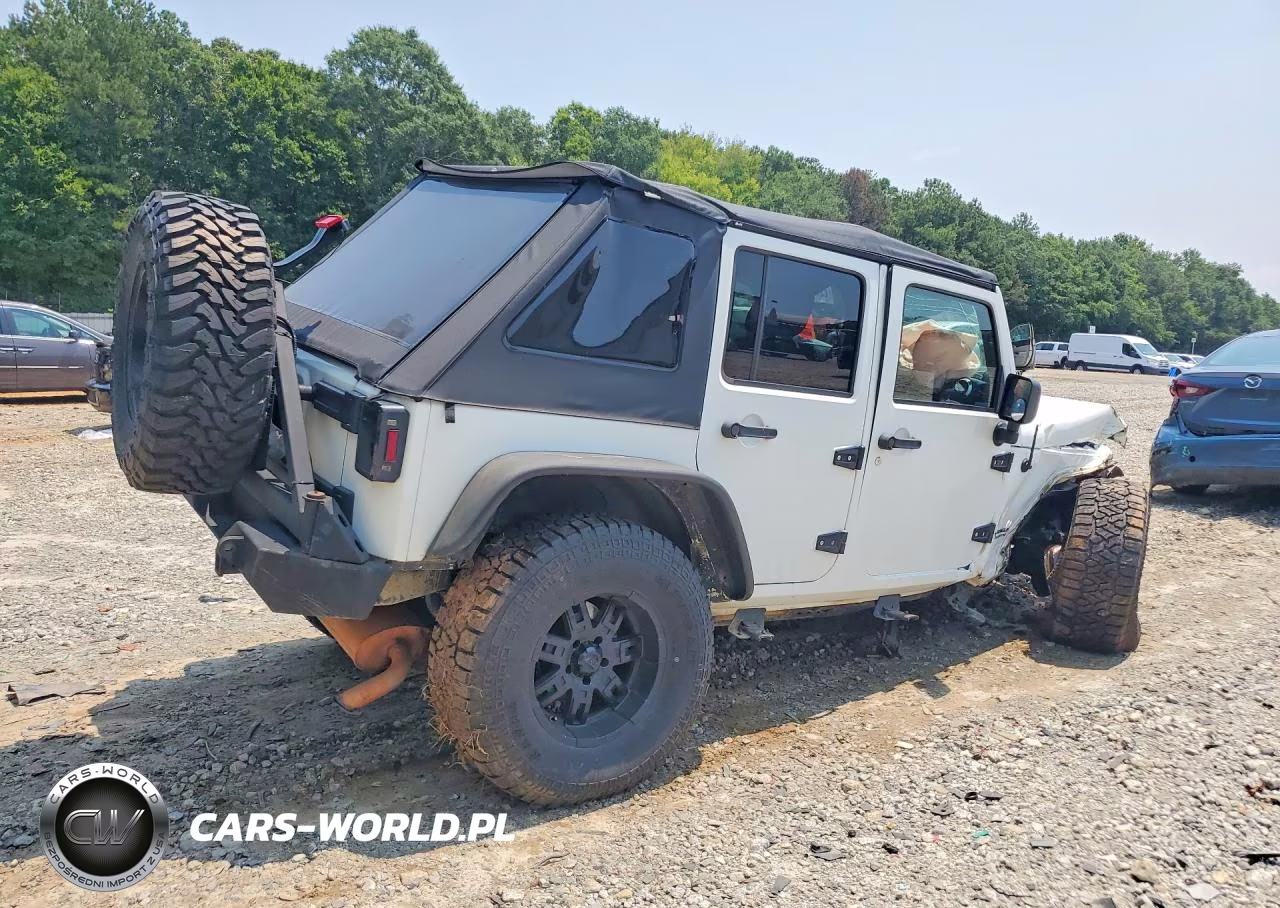 2011 Jeep Wrangler Unlimited Sahara VIN:1J4BA5H16BL572251 - 3