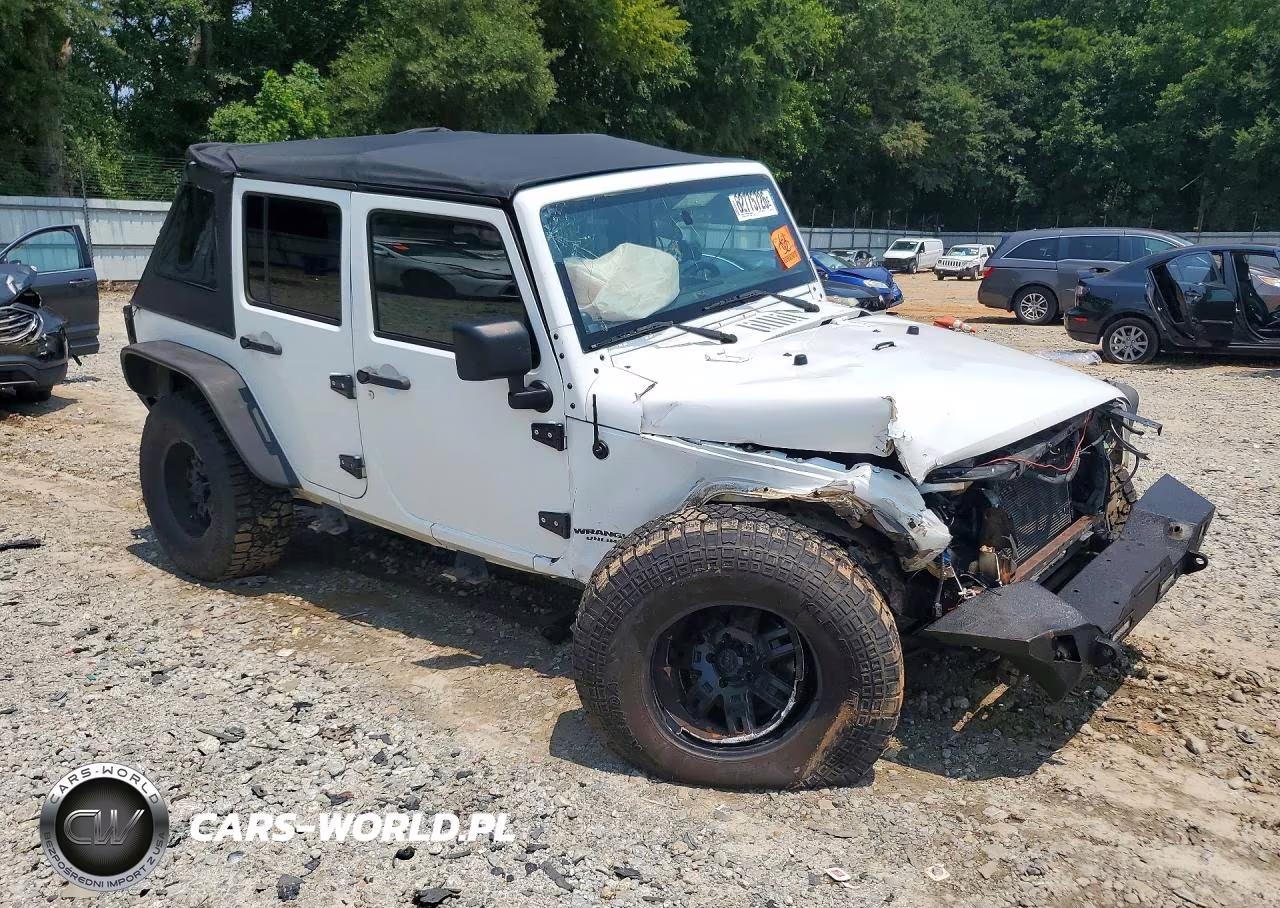 2011 Jeep Wrangler Unlimited Sahara VIN:1J4BA5H16BL572251 - 4
