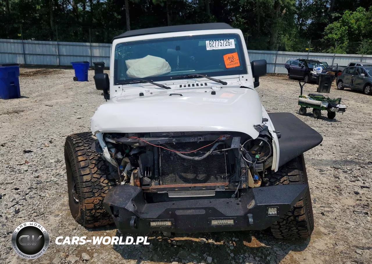 2011 Jeep Wrangler Unlimited Sahara VIN:1J4BA5H16BL572251 - 5