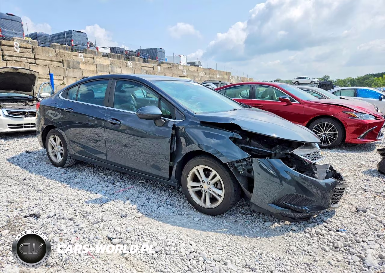 2017 Chevrolet Cruze Lt VIN:1G1BE5SM5H7156943 - 4