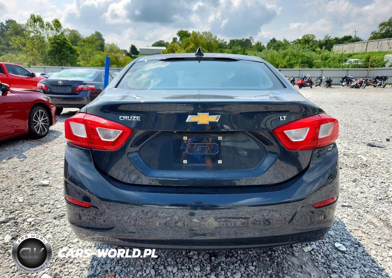 2017 Chevrolet Cruze Lt VIN:1G1BE5SM5H7156943 - 6