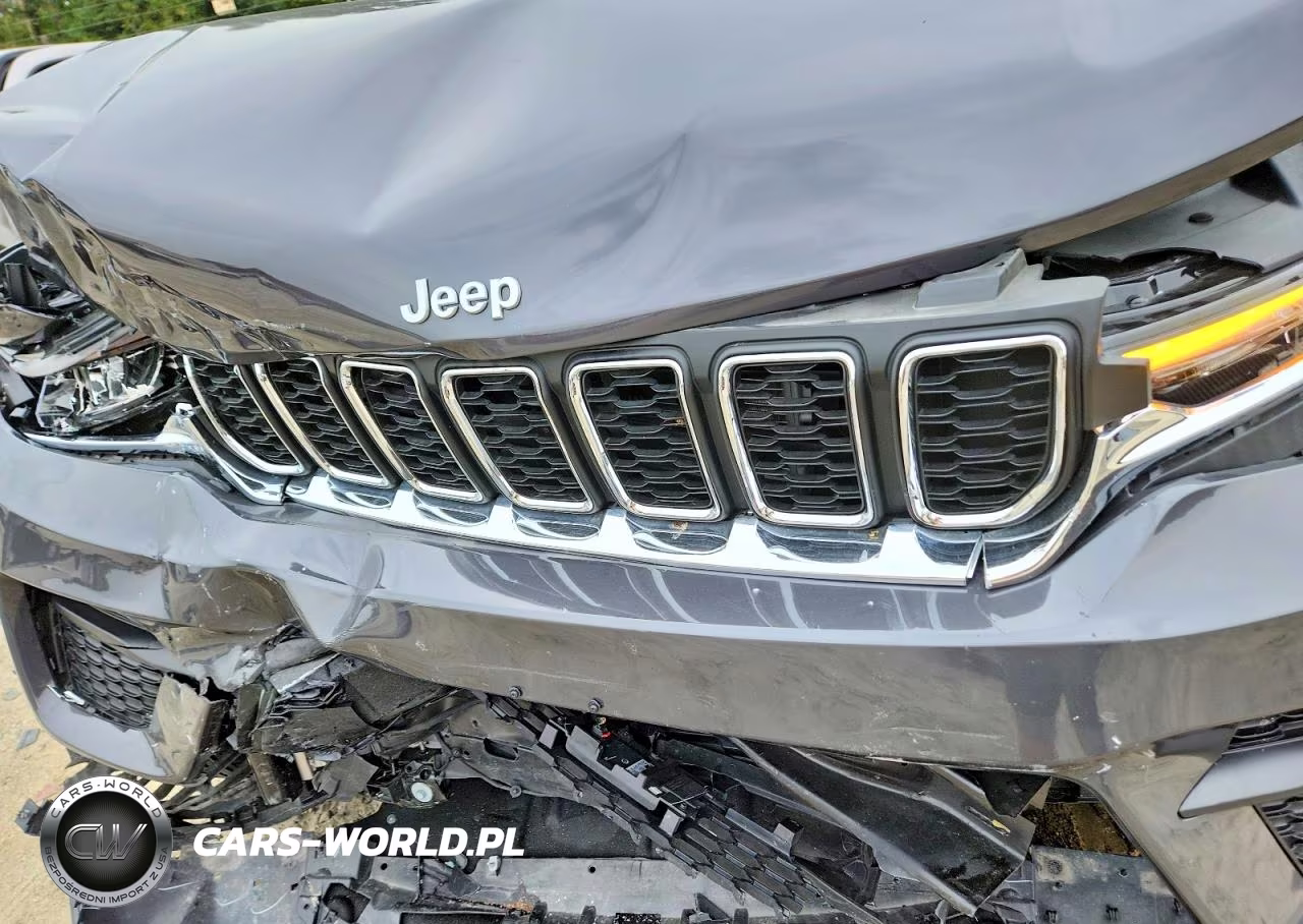 2025 Jeep Grand Cherokee Laredo VIN:1C4RJHAG4SC268808 - 12
