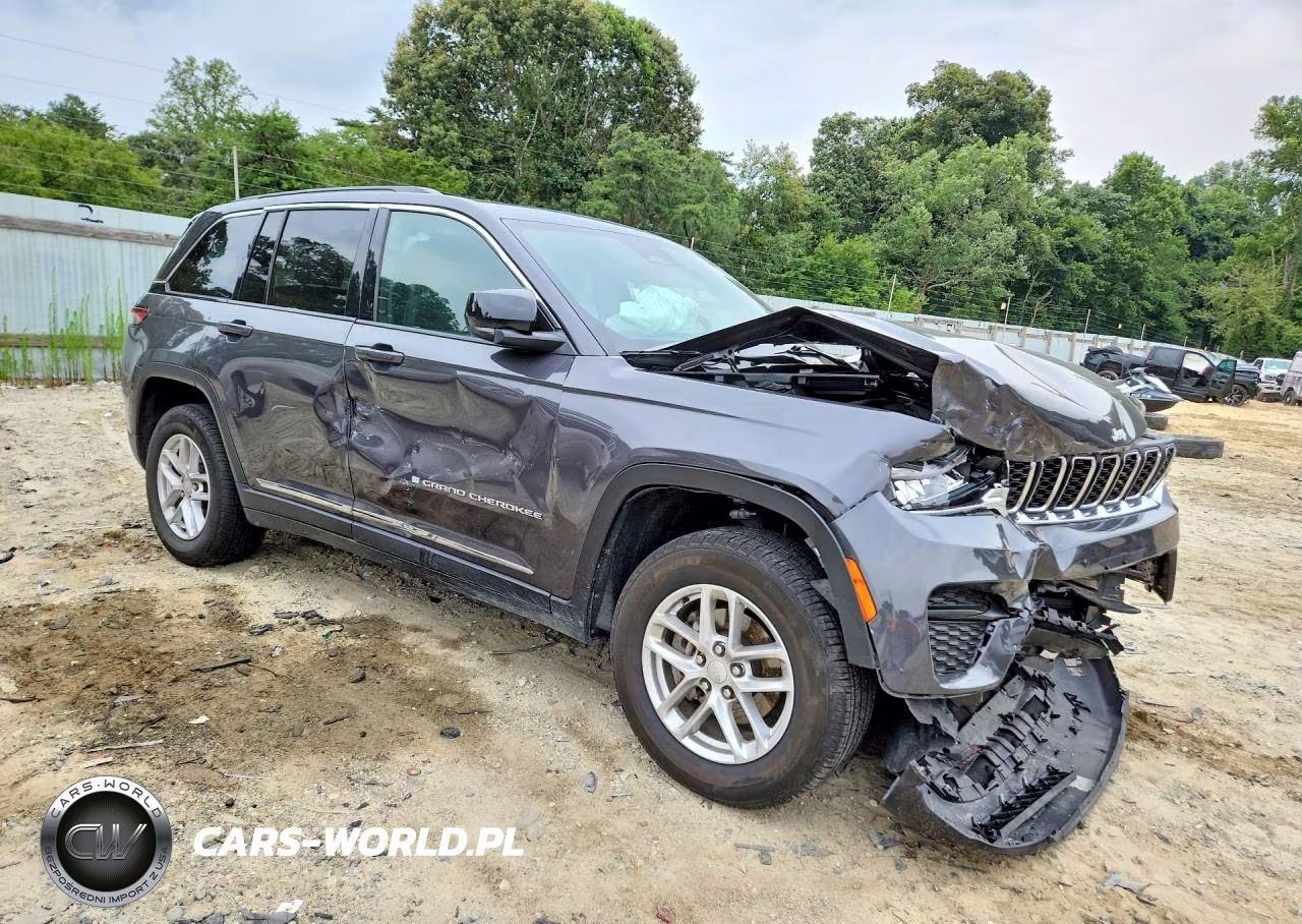 2025 Jeep Grand Cherokee Laredo VIN:1C4RJHAG4SC268808 - 4