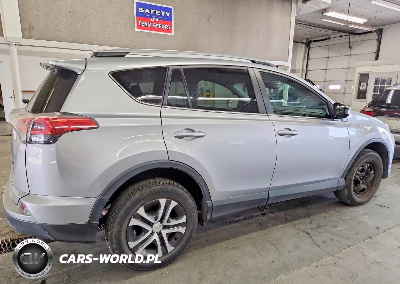 2017 Toyota Rav4 Le VIN:2T3BFREV8HW639220 - 3
