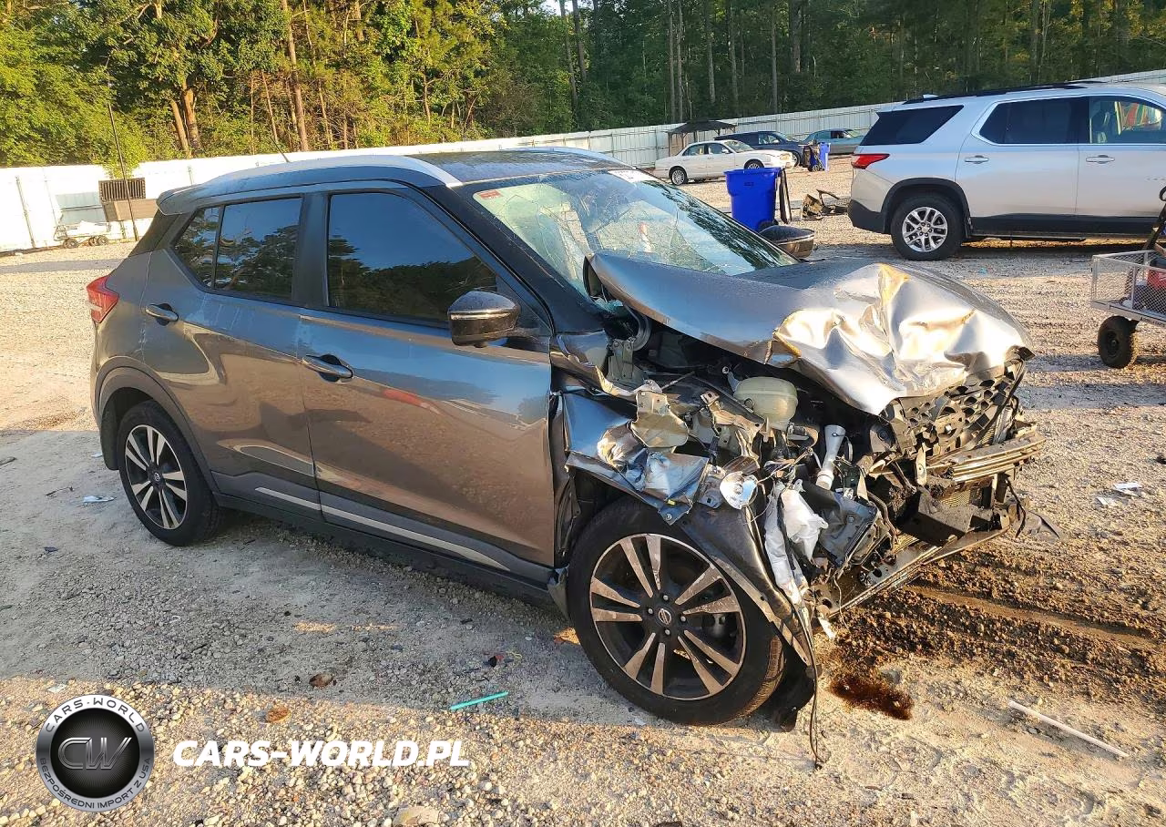 2020 Nissan Kicks Sr VIN:3N1CP5DV3LL535927 - 4