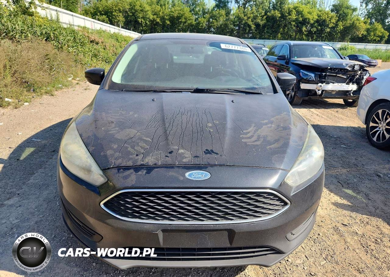 2015 Ford Focus Se VIN:1FADP3F23FL299388 - 5