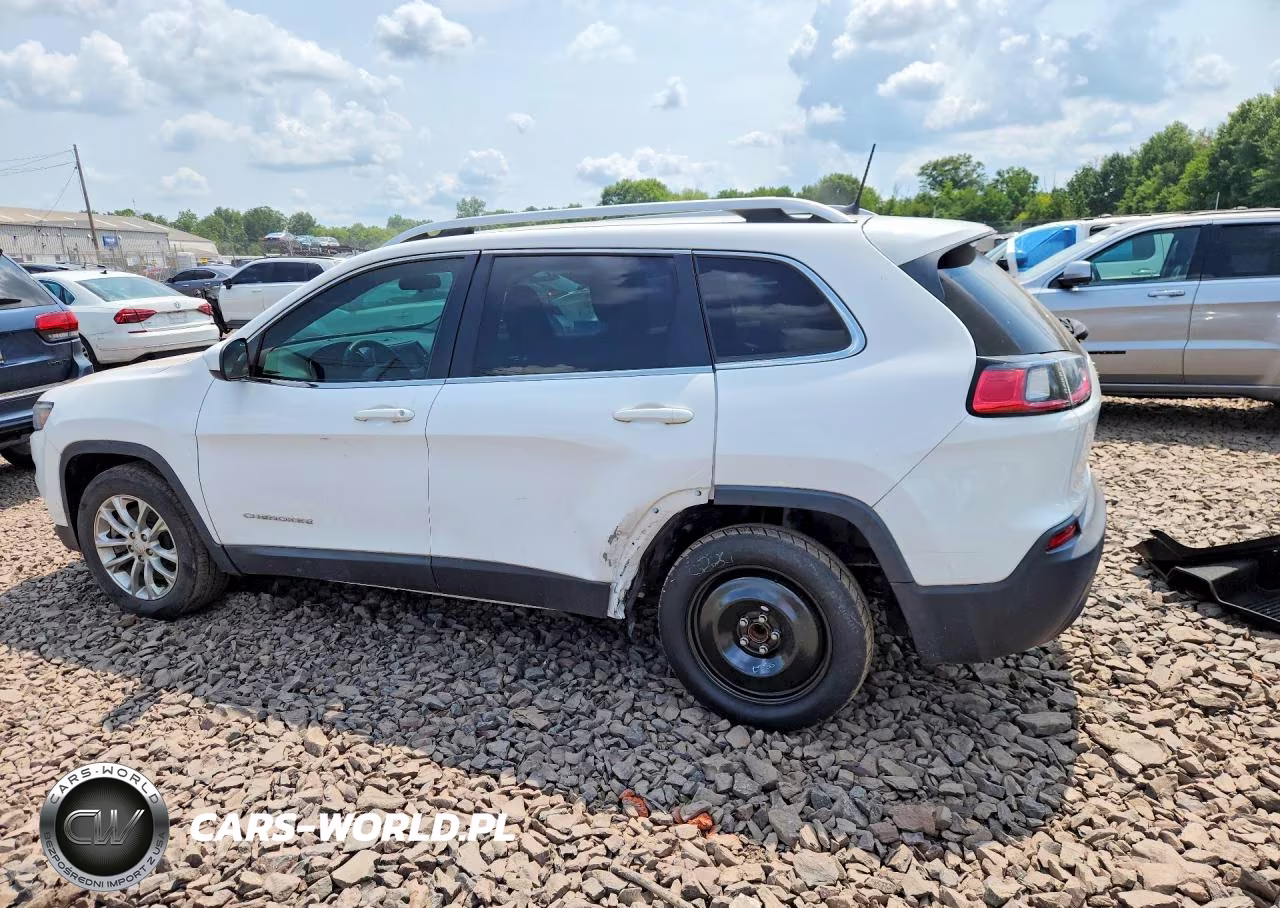 2019 Jeep Cherokee Latitude VIN:1C4PJLCB7KD331941 - 2