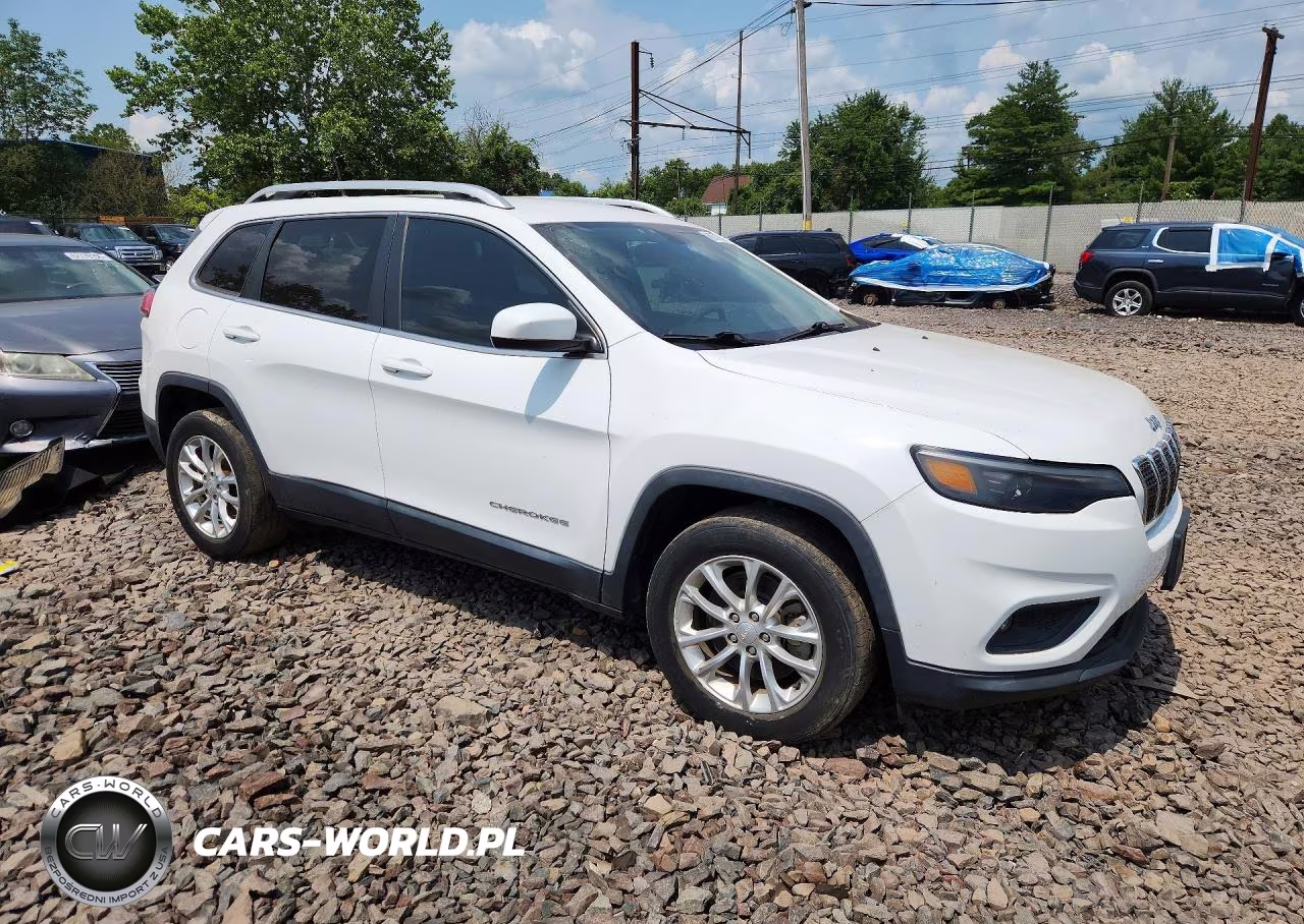 2019 Jeep Cherokee Latitude VIN:1C4PJLCB7KD331941 - 4