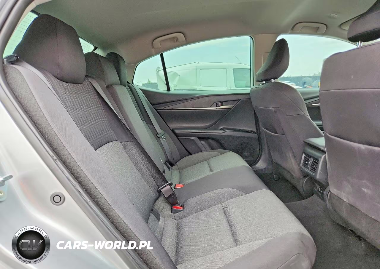 2025 Toyota Camry Le VIN:4T1DAACKXSU096888 - 10