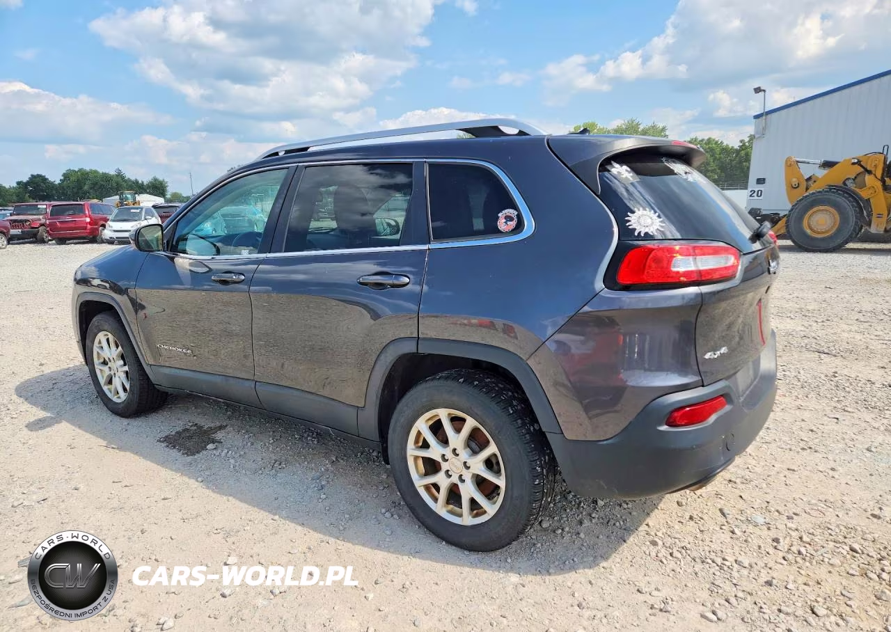 2015 Jeep Cherokee Latitude VIN:1C4PJMCB0FW772326 - 2