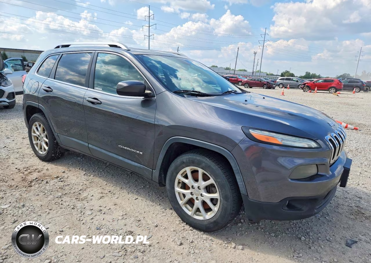 2015 Jeep Cherokee Latitude VIN:1C4PJMCB0FW772326 - 4