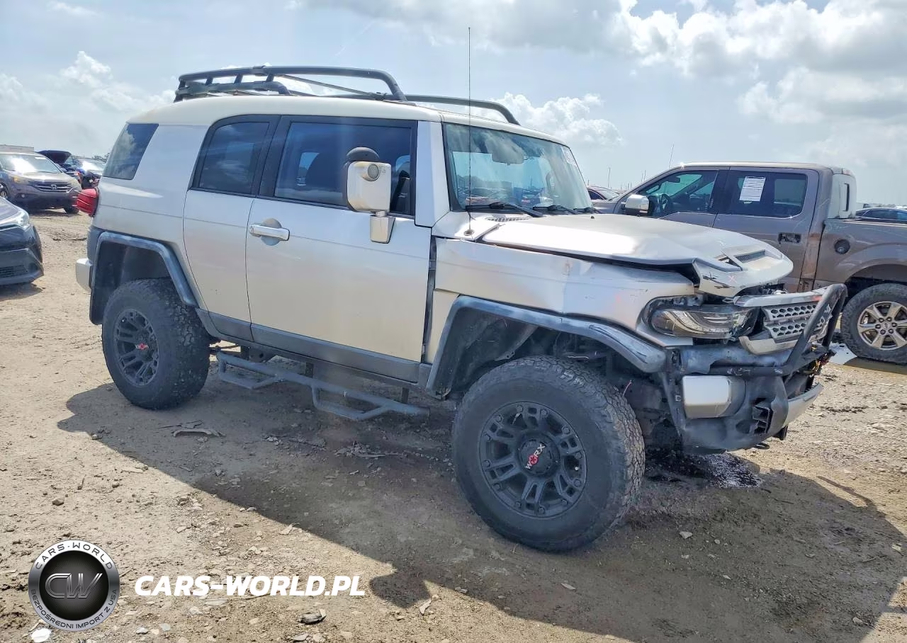 2007 Toyota Fj Cruiser Base VIN:JTEBU11F370050077 - 4