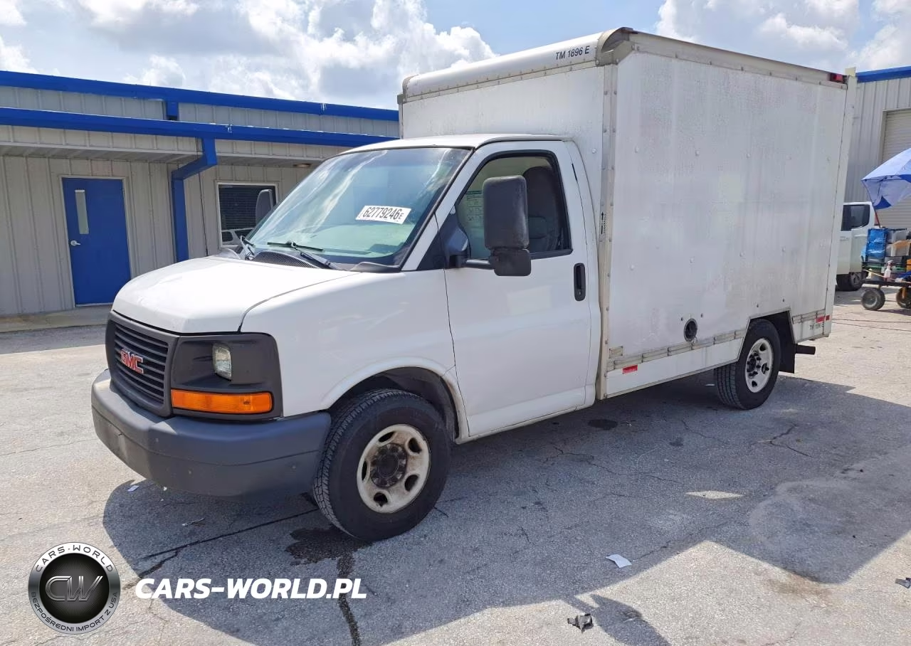 2013 GMC Savana Box Truck