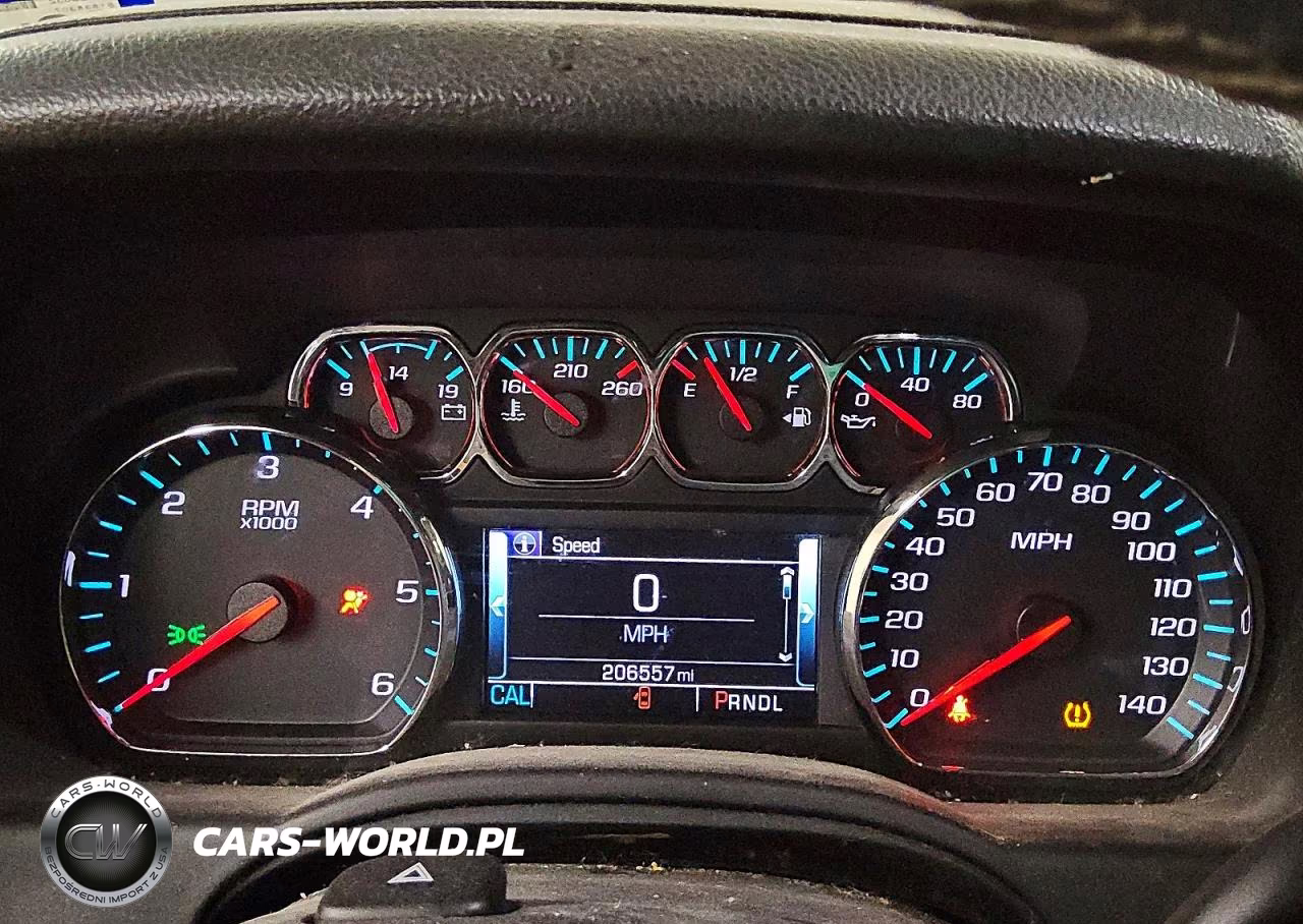 2018 Chevrolet Suburban C1500 Lt VIN:1GNSCHKC9JR350396 - 9