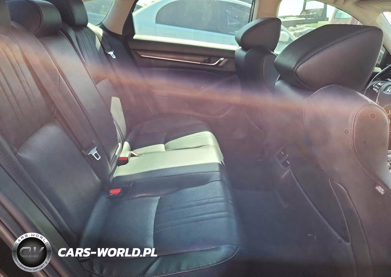2018 Honda Accord Touring VIN:1HGCV1F99JA120693 - 10