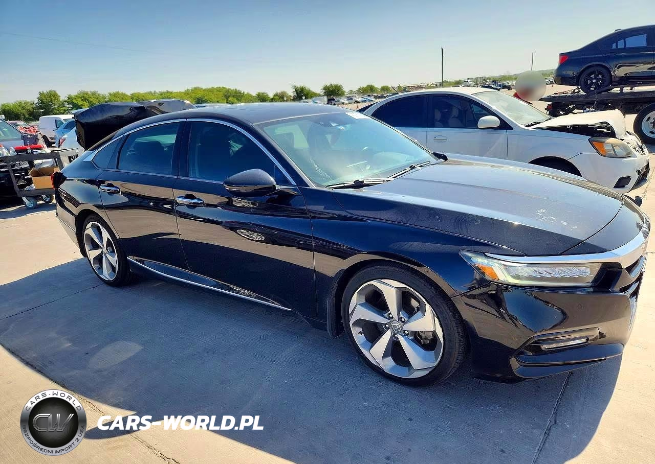 2018 Honda Accord Touring VIN:1HGCV1F99JA120693 - 4
