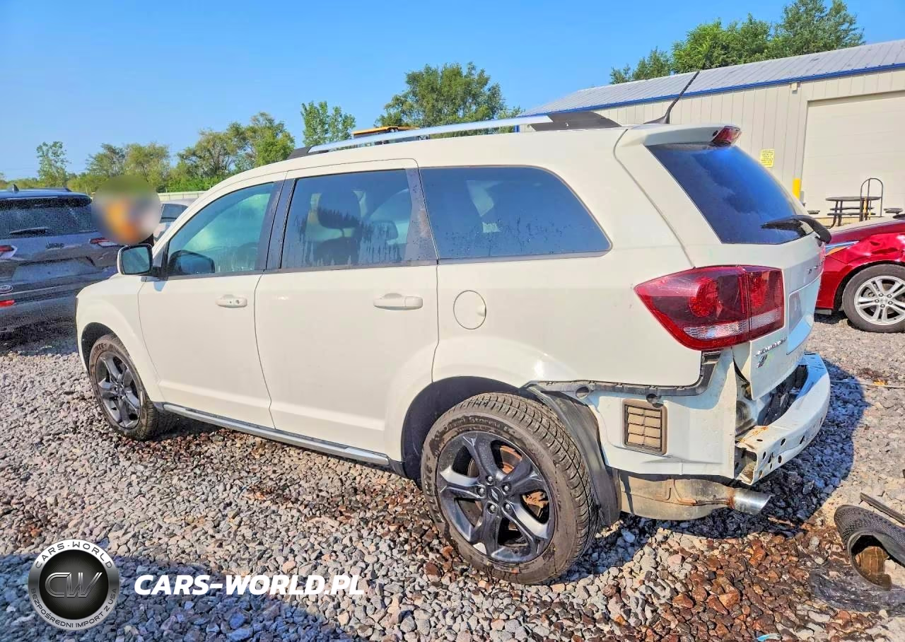 2019 Dodge Journey Crossroad VIN:3C4PDDGG1KT764944 - 2
