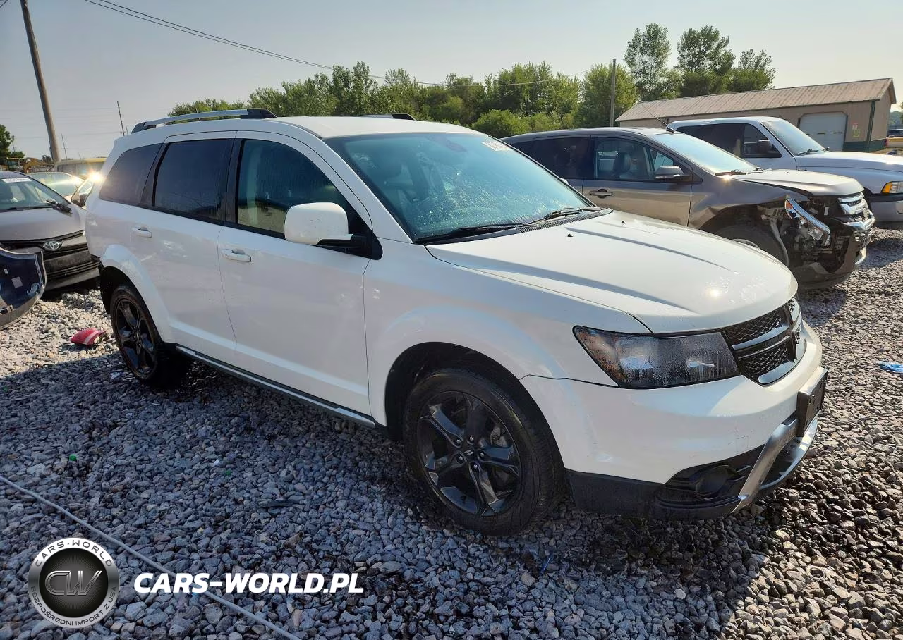 2019 Dodge Journey Crossroad VIN:3C4PDDGG1KT764944 - 4