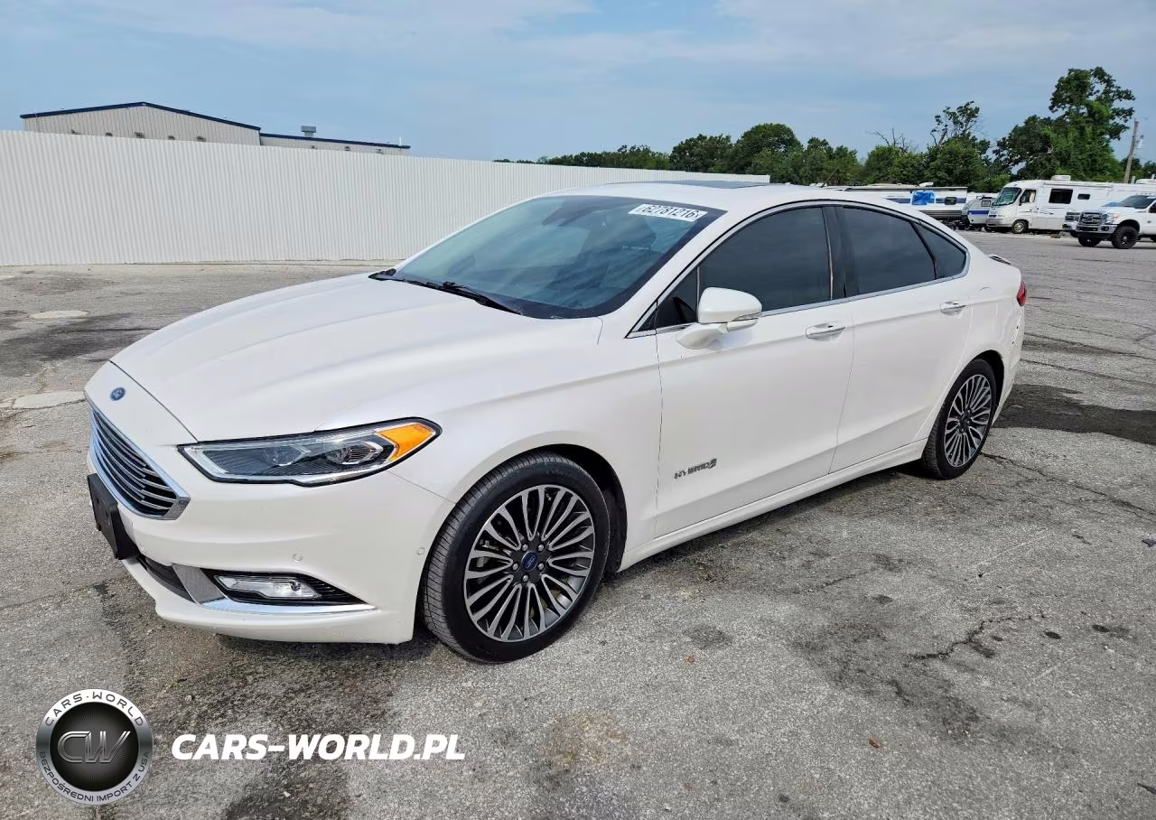 2017 Ford Fusion Titanium Hev – zdjęcie 1 z 12