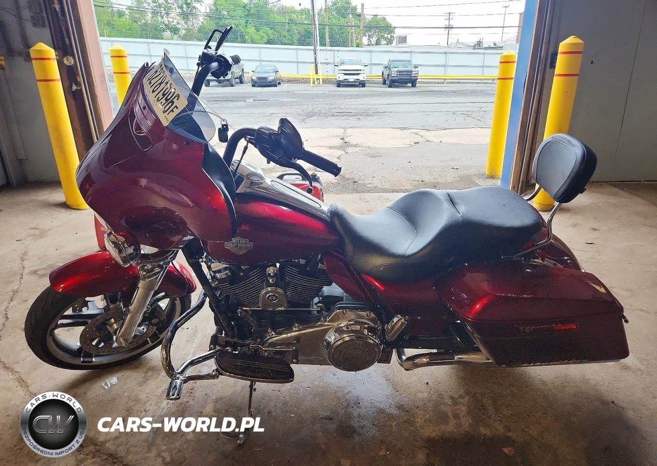2017 Harley-Davidson Flhx Street Glide VIN:1HD1KBC16HB629968 - 3