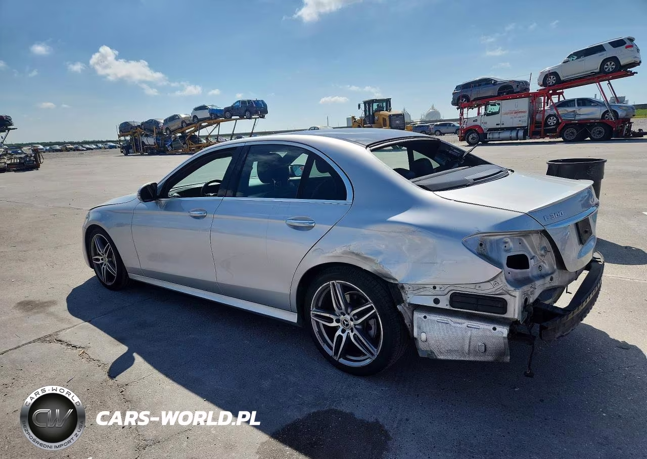 2018 Mercedes-Benz E 300 VIN:WDDZF4JB4JA348463 - 2