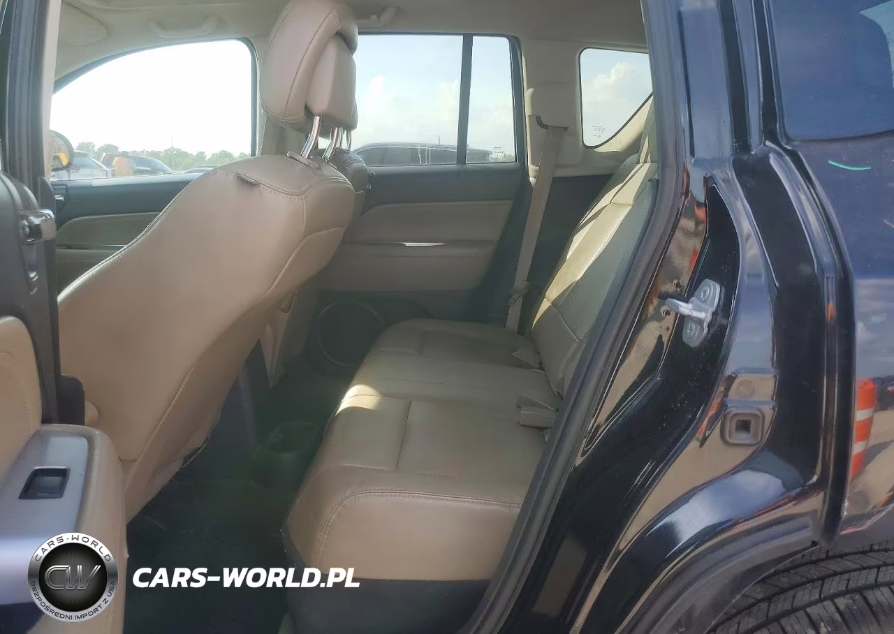 2014 Jeep Compass Latitude VIN:1C4NJCEAXED914066 - 10
