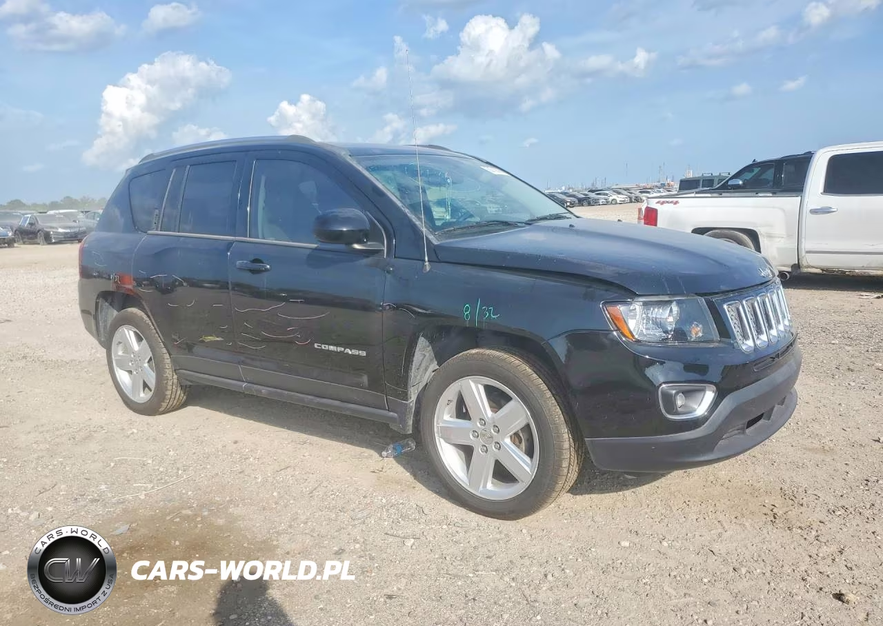2014 Jeep Compass Latitude VIN:1C4NJCEAXED914066 - 4