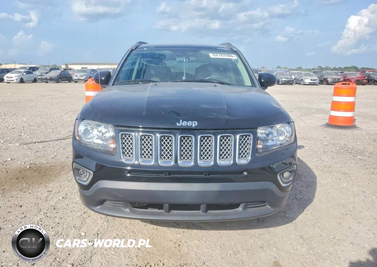 2014 Jeep Compass Latitude VIN:1C4NJCEAXED914066 - 5