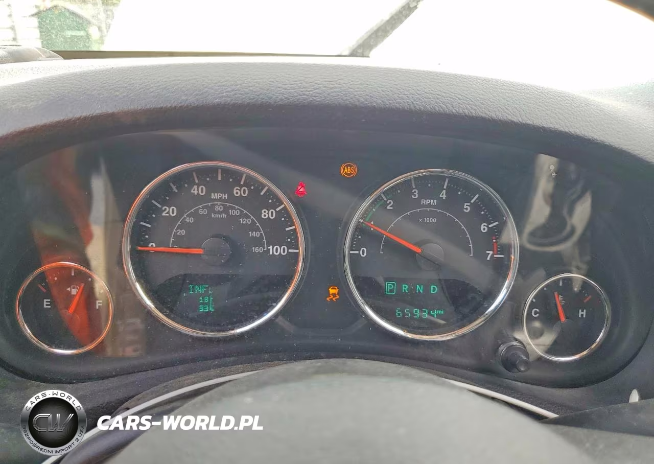 2018 Jeep Wrangler Unlimited Sport VIN:1C4BJWDG2JL805174 - 9